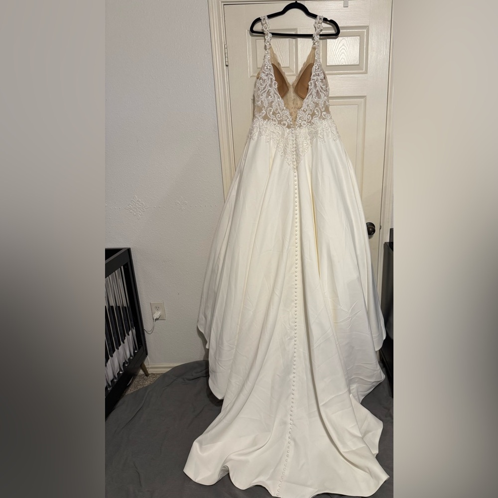 Morilee Style 5716 Petrova Wedding Dress - Picture 4 of 8